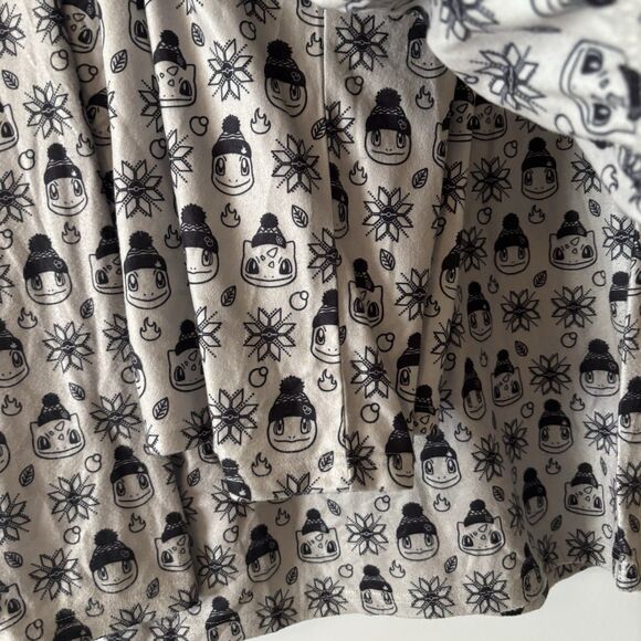 Pokemon Center Womens 2XL Gray Snow Flake Flannel L/S Pajama Set Soft Chest 44" - Picture 8 of 9